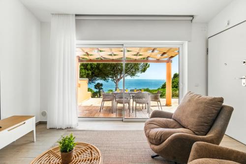 The Oceanfront Villa Luz VR114