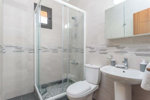 Koupelna v ubytování Glow - Stylish Apartments & Rooftops in Batroun
