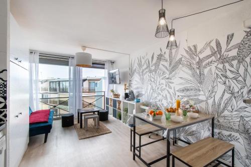 Studio cabine cosy Lagon Bleu Piscine, clim, parking, wifi inclus