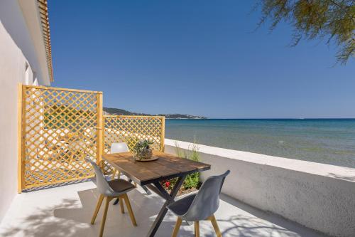 Aliki's Summerhouses Beachfront