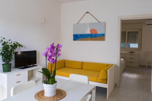 Μια τηλεόραση ή/και κέντρο ψυχαγωγίας στο Albatros Apartments
