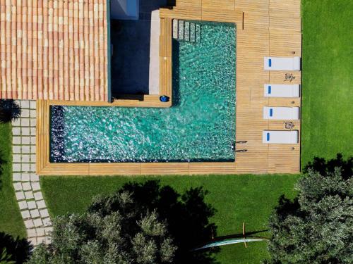 Bazén v ubytování Mi Casa South Rhodes nebo v jeho okolí