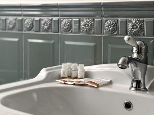 Historic Fresco Suite Rome Colosseum Boutique Stay