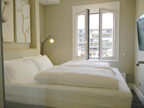 Ferran Batík by Bizflats Terrace Penthouse near Camp Nou