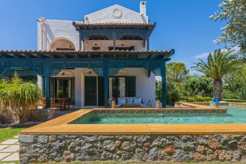 Bazén v ubytování Mi Casa South Rhodes nebo v jeho okolí