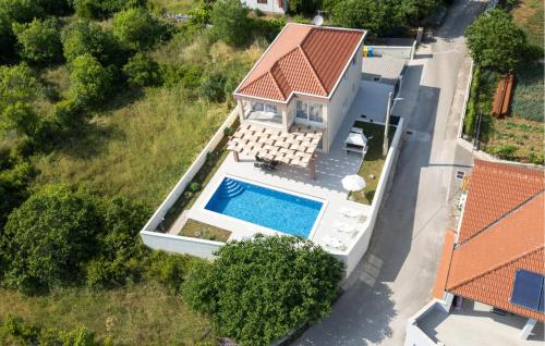 Stunning Home In Primorski Dolac