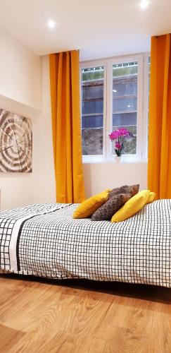 Photo de la galerie de l'établissement 3 Liberte - rdc, à Saint-Affrique