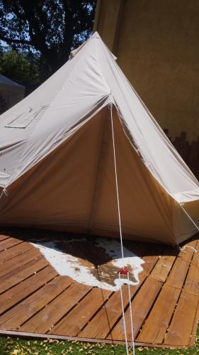 Photo de la galerie de l'établissement tipi nature, spa privé, à Les Adrets-de-l'Estérel