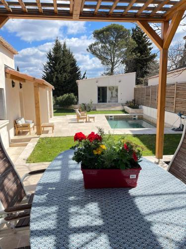 Photo de la galerie de l'établissement Belle maison climatisé et avec piscine pour 8 personnes, à Aix-en-Provence