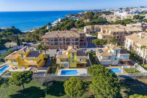 Villa Quinta dos Bicos by Villa Plus
