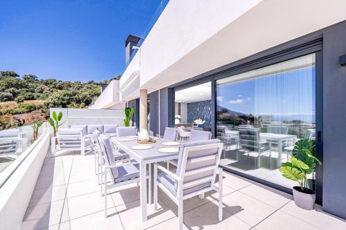 Fabulous modern sea view bliss
