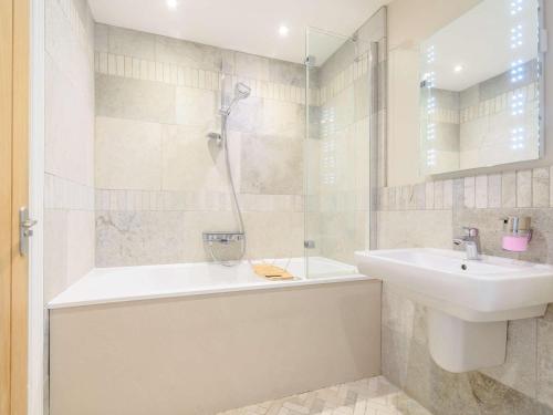 Koupelna v ubytování 1 Bed in Thirsk 40354