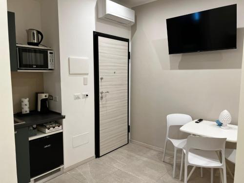 Η κουζίνα ή μικρή κουζίνα στο 365 Rooms