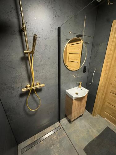 Bilik mandi di ApartHotel Rynek Kielce