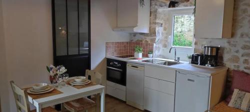 Photo de la galerie de l'établissement Maison avec 1 chambre à Avon - Canoë à proximité, à Avon