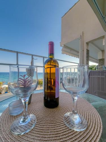 SeaZen Beach Front Suites