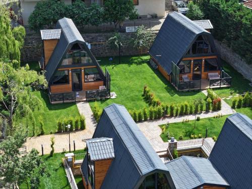 an overhead view of a house with a garden at Trabzon Garden Villas & Bungalows in Bostancı