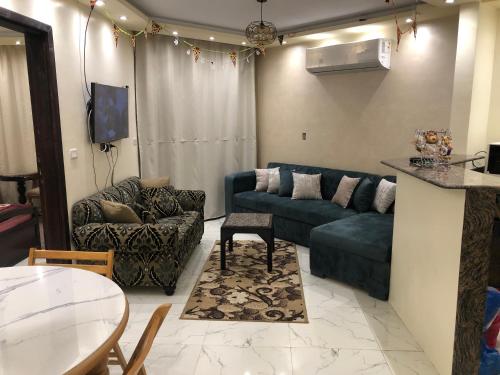 شاليه فندقى غرفة وريسيبشن بورتوسعيد porto said الحجز أُسر فقط