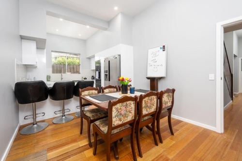 Galería fotográfica de Luxurious house near flemington racecourse en Melbourne