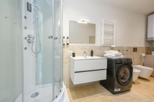 Lastmile apt with terrace&pool near lake&sirmione photo 3