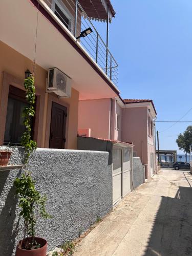 Φωτογραφία από το άλμπουμ του Ta Kalamakia Apartments στα Βατερά