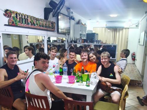 Tetamu yang menginap di Haadrin Fellini Hostel & Pizzeria