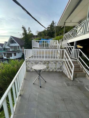 Un balcón o terraza de Mercy Mountain Home