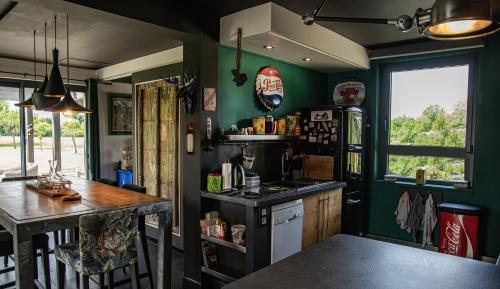 Photo de la galerie de l'établissement AU BOUT DU CHEMIN Gite insolite de charme, à Vitrac