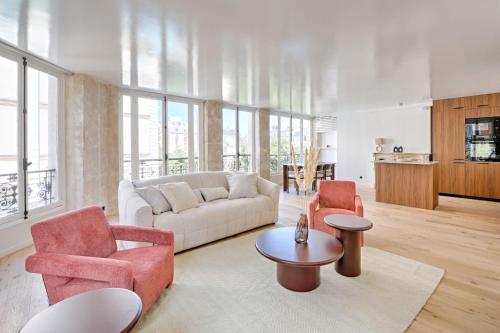 Marais Louvre Luxury new 2BR Full AC by Melvane