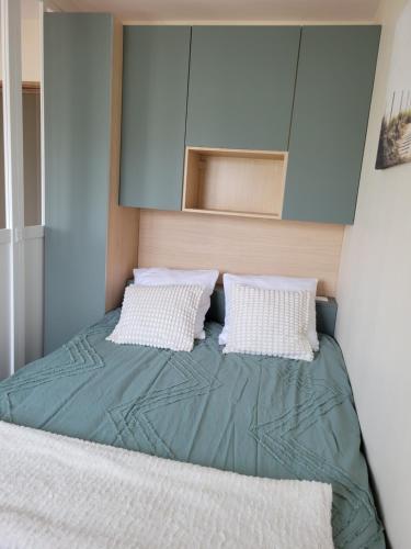 Postel nebo postele na pokoji v ubytování Bel appart avec parking, proche centre et plages