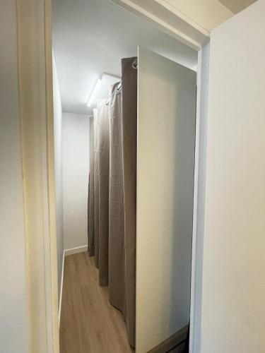 Photo de la galerie de l'établissement Charming Cozy Cottage Palaiseau Center, à Palaiseau