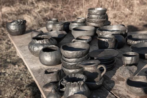Foto sihtkohas Ratniyeki asuva majutusasutuse CLOUDS AND CLAY Ligatne galeriist