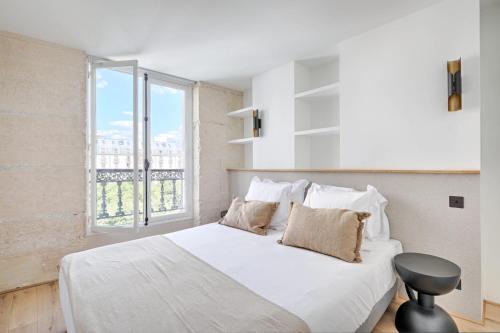 Louvre & Seine Luxury new 3BR Full AC By Melvane