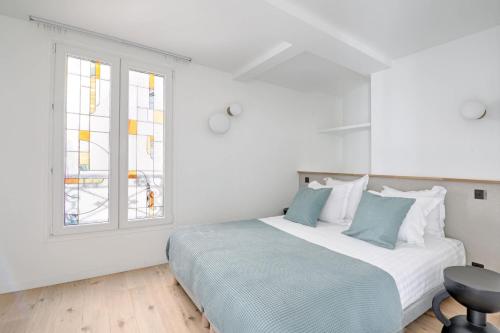 Louvre & Seine Luxury new 3BR Full AC By Melvane