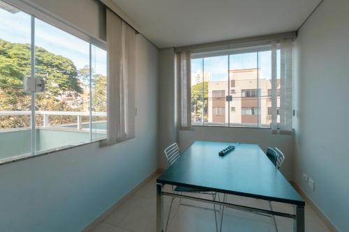 Postel nebo postele na pokoji v ubytování Affordable Apartment UEM AM704