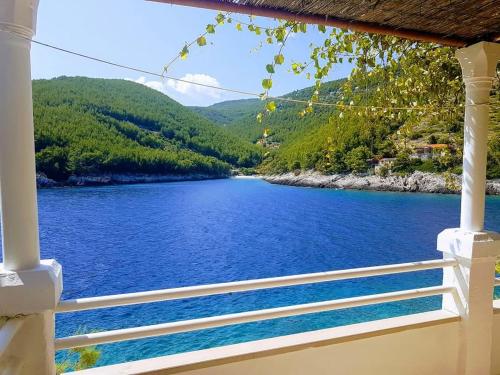 Φυσικό τοπίο κοντά σε αυτή η παραθεριστική κατοικία