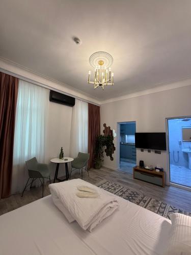 Studio Near Flag Square and Bulvar