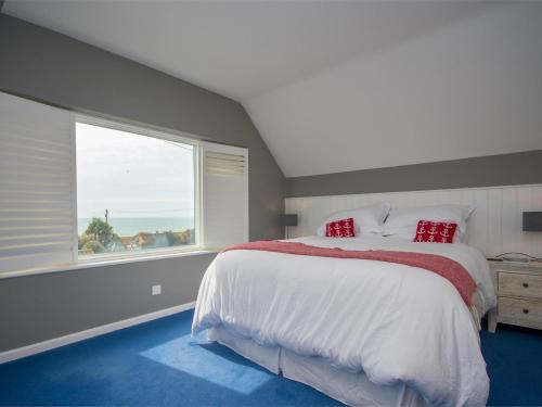 Katil atau katil-katil dalam bilik di 4 Bed in West Bexington DC149