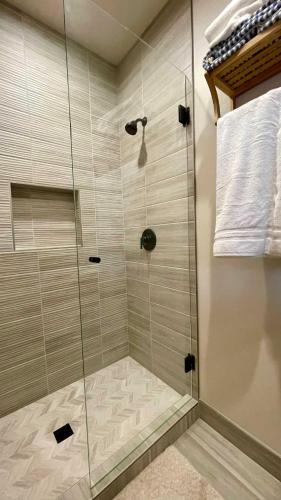 Ein Badezimmer in der Unterkunft Serenity on Prospector 13! Suncadia home with EV chg
