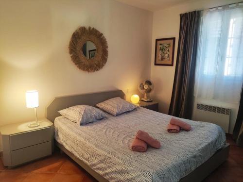 Postel nebo postele na pokoji v ubytování Apartment, center, parking, balconies, clim