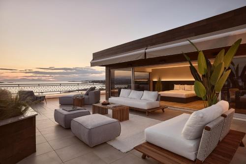 Casa Volare, Penthouse Retreat - Athenian Riviera