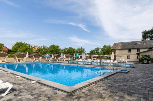 Бассейн в OASIS Hotel NEW 2025 или поблизости