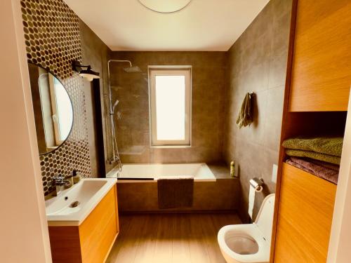Koupelna v ubytování Apartament u kucharzy Łysica 2