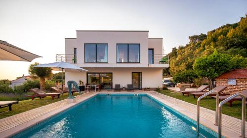 Φωτογραφία από το άλμπουμ του Villa Joy 4ever σε Banjol