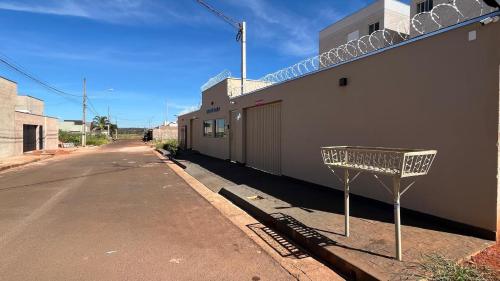 Afbeelding uit fotogalerij van Apto Novo com Ar e Wi-Fi Perto da UFU Monte Carmelo in Monte Carmelo