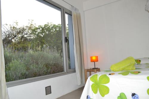 Taman di luar Casa Mar
