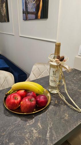 Φαγητό σε αυτό το διαμέρισμα ή κάπου εκεί κοντά