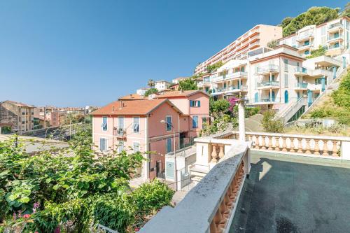 FOSSAN - Appartement 3P avec terrasse - Menton centre et proche plage
