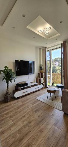 Central Cannes Cozy T4 - Walk to Beach and Congress