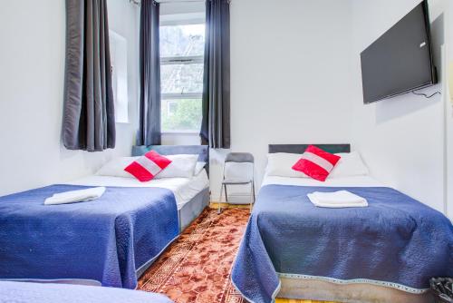 Postel nebo postele na pokoji v ubytování Georgian Hotel